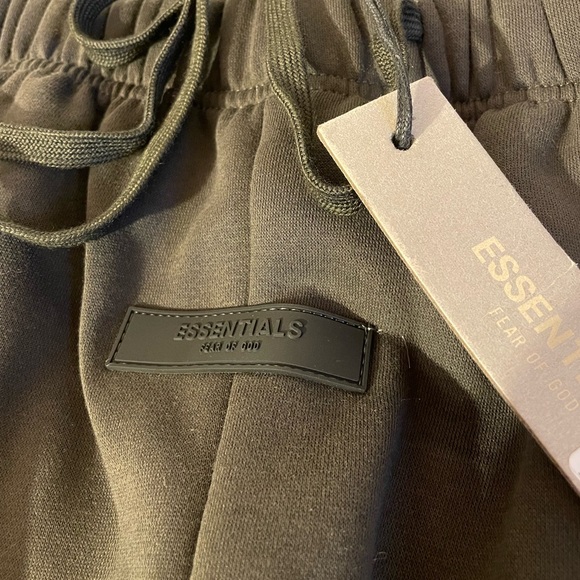 Essentials Sweatpants - Picture 3 of 4